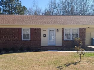 839 Oak St, Troy, NC 27371