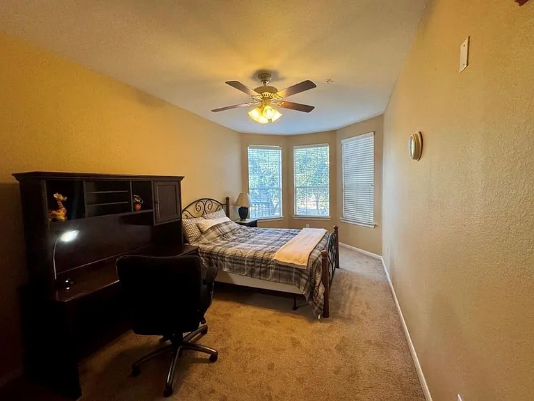 7575 Kirby Dr #1113 — Photo 11