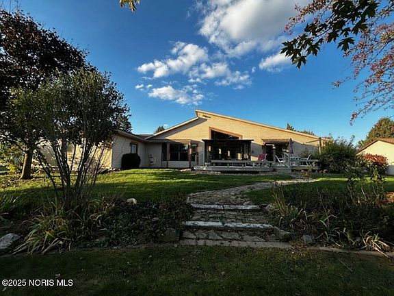 2nd image of 229 Lakeview Dr