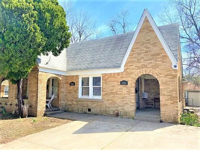 3322 NW 16th St