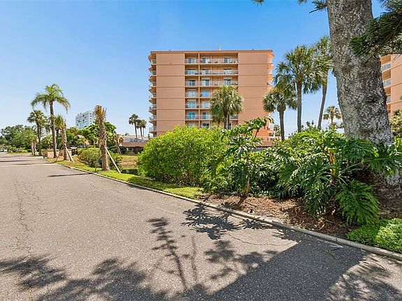 5th image of 7430 SUNSHINE SKYWAY LANE S #201