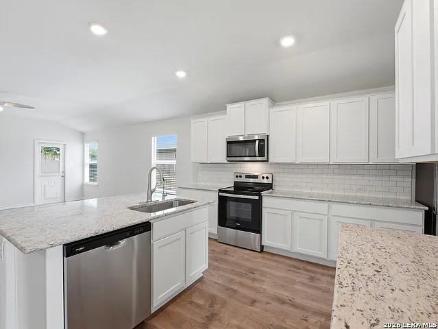 804 Red Riv — Photo 10