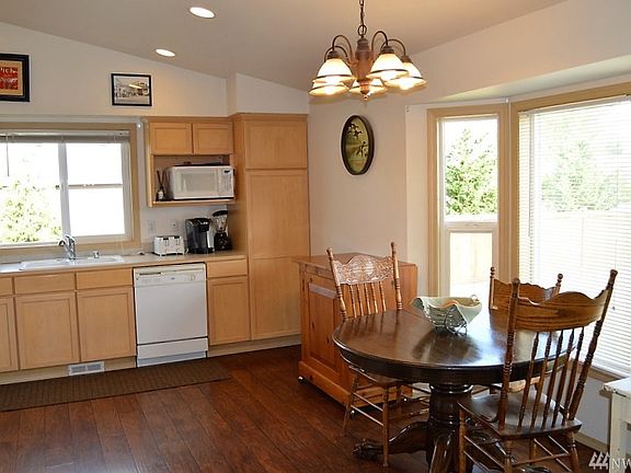 4th image of 6932 281st Pl NW