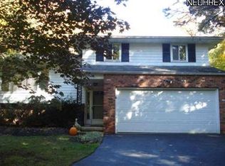 9703 Glenstone Dr, Kirtland, OH 44094