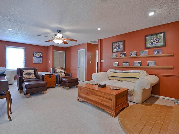 3rd image of 1409 Buxton Dr