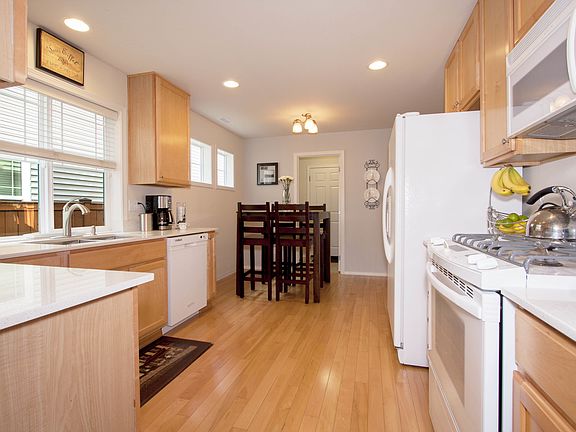 3rd image of 35226 SE Kinsey St