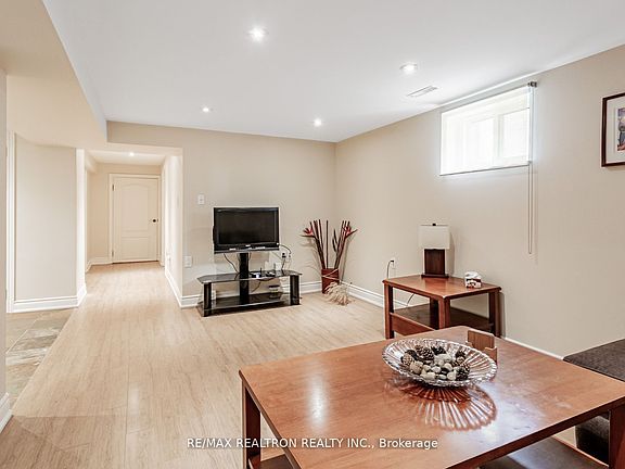 5th image of 26 Charleston Rd #Basement