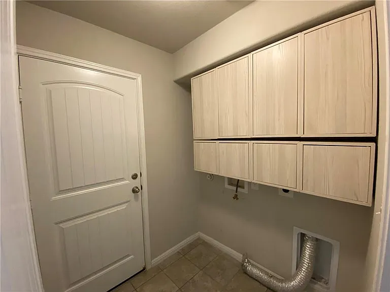 816 Sleeping Bear Dunes Dr — Photo 17