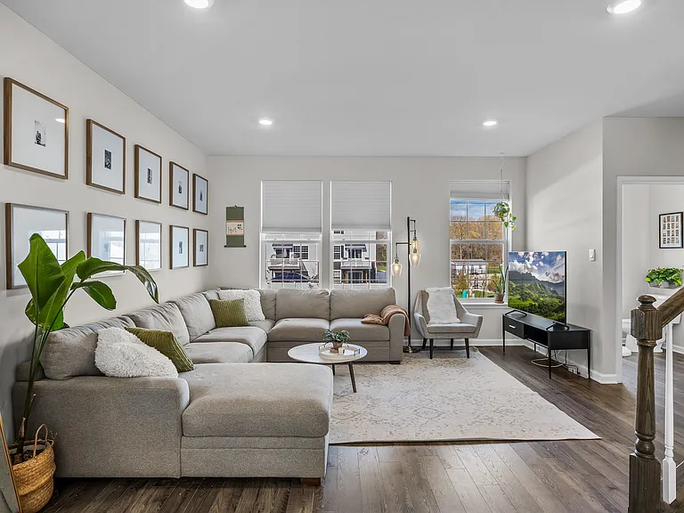 7 Autumn Park Blvd — Photo 15