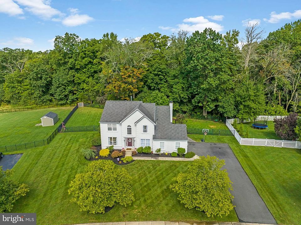 1st image of 33 Turtle Creek Dr