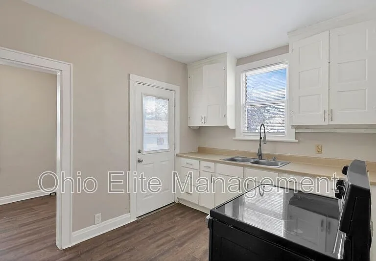 775 S 17th St — Photo 12