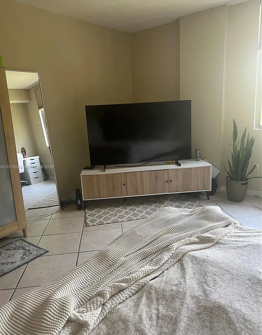 Dixie Grove Residences Co — Photo 3