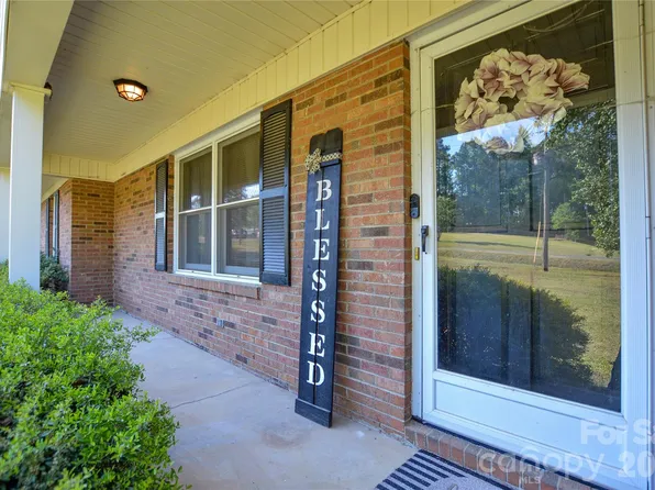 97 Robin Rd, Wadesboro, NC 28170