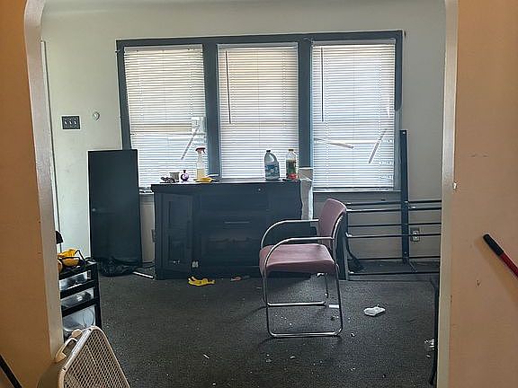 2nd image of 14546 Pierson St