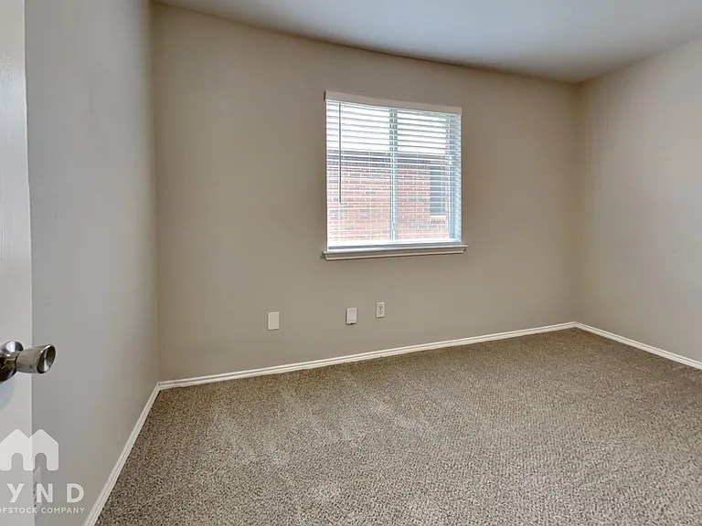 8916 Chisholm Trl — Photo 11