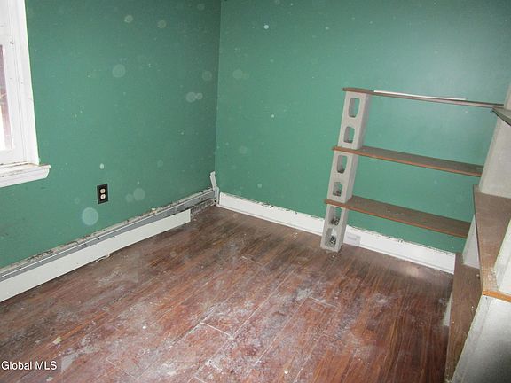 3rd image of 40.5 Trinity Place