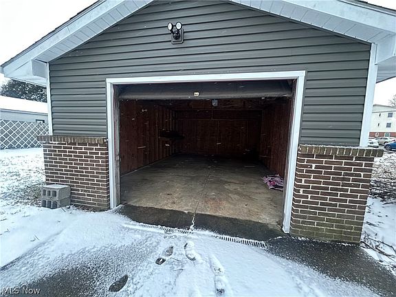 4th image of 3203 McGuffey Rd
