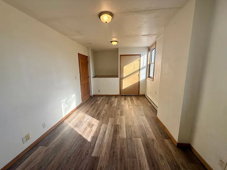 1319 E Main St — Photo 9