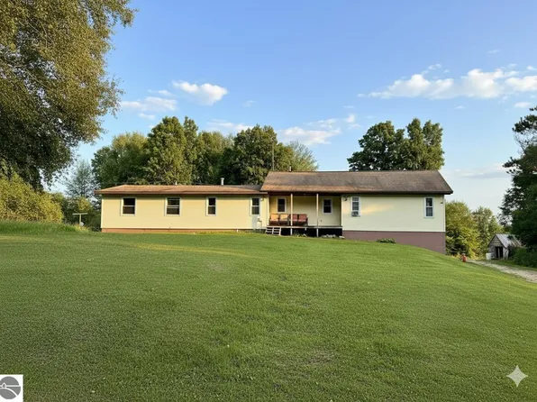 16178 150th Ave, Leroy, MI 49655