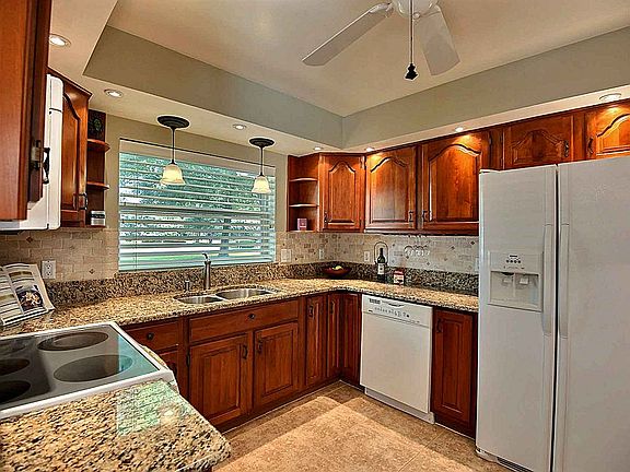 4th image of 1088 Lake Weldona Dr