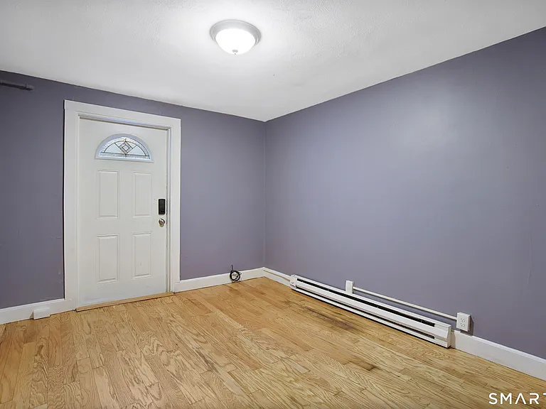 31 Tyler Ave #2 — Photo 13