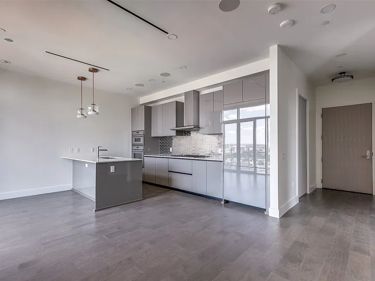 123 Lexington Ave #1408 — Photo 1