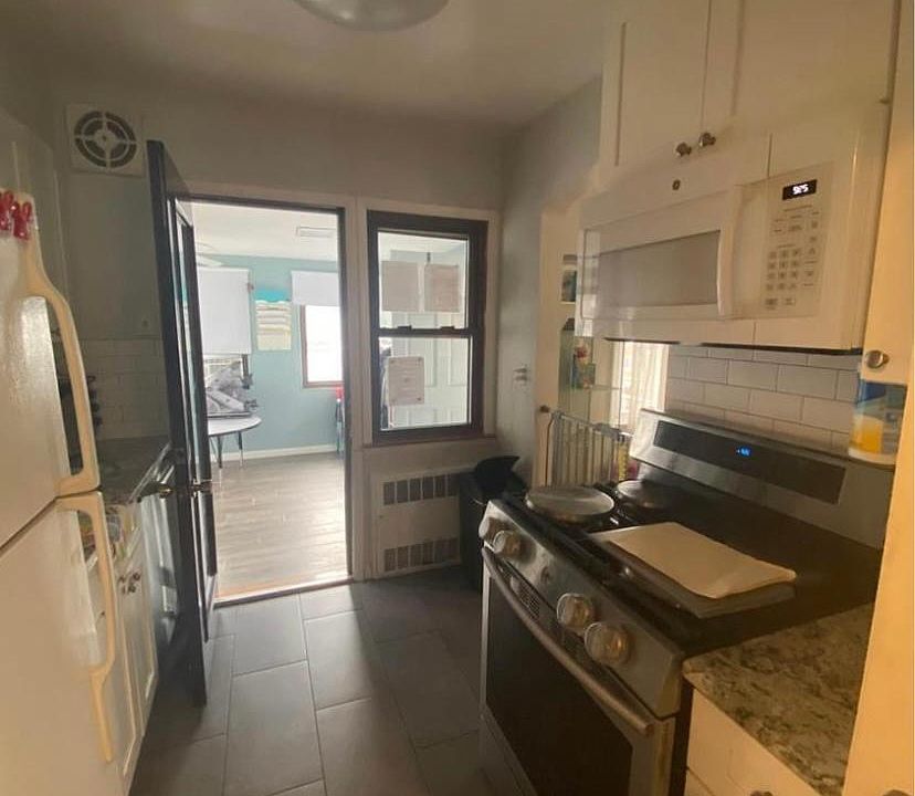 1st image of 131 Poppy Ave
