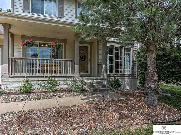 3rd image of 6830 Hill Crest Ln
