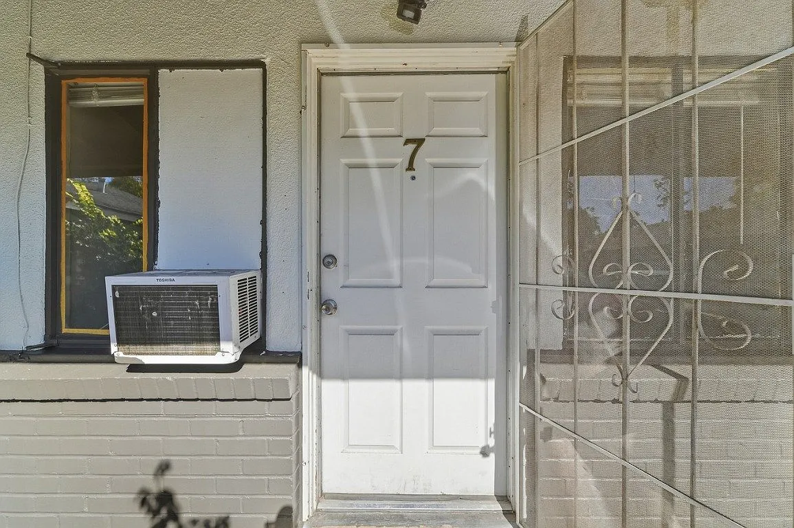 Easy Access and well maintained 2bed 1Bath — Photo 1
