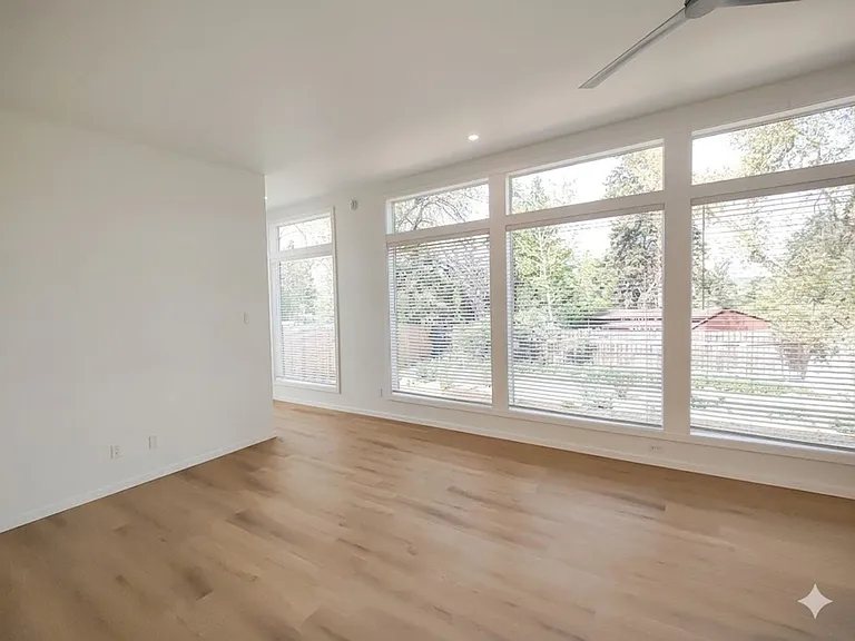 746 NE Revere Ave — Photo 16