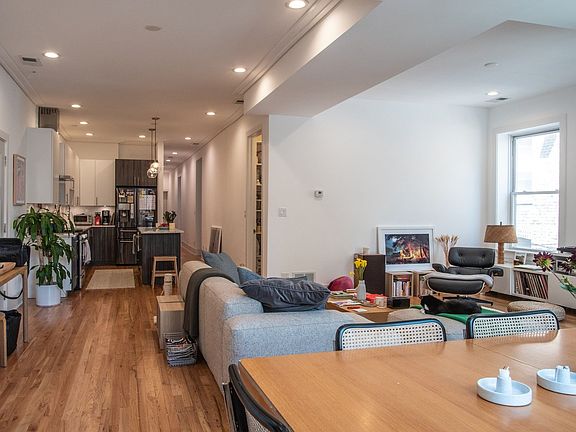 4th image of 1412 N Washtenaw Ave #2