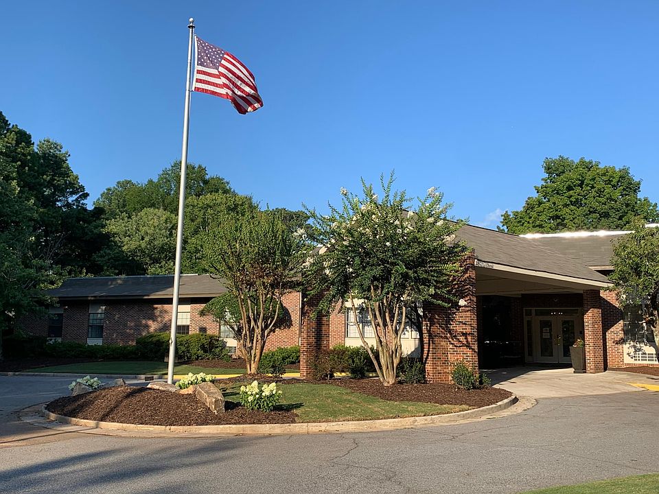 Mount Vernon Village - main entrance