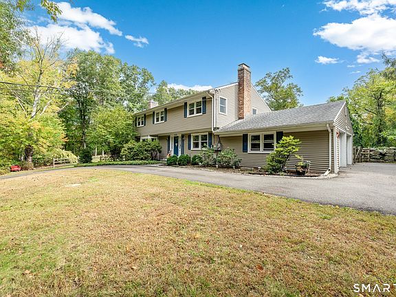 2nd image of 1165 Riverbank Road
