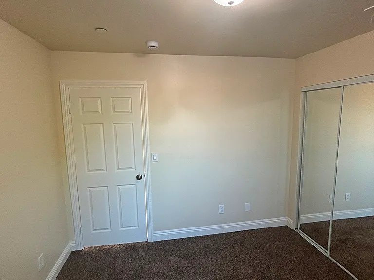 942 E 88th Pl — Photo 29