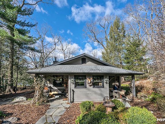 2nd image of 26 Short Rd