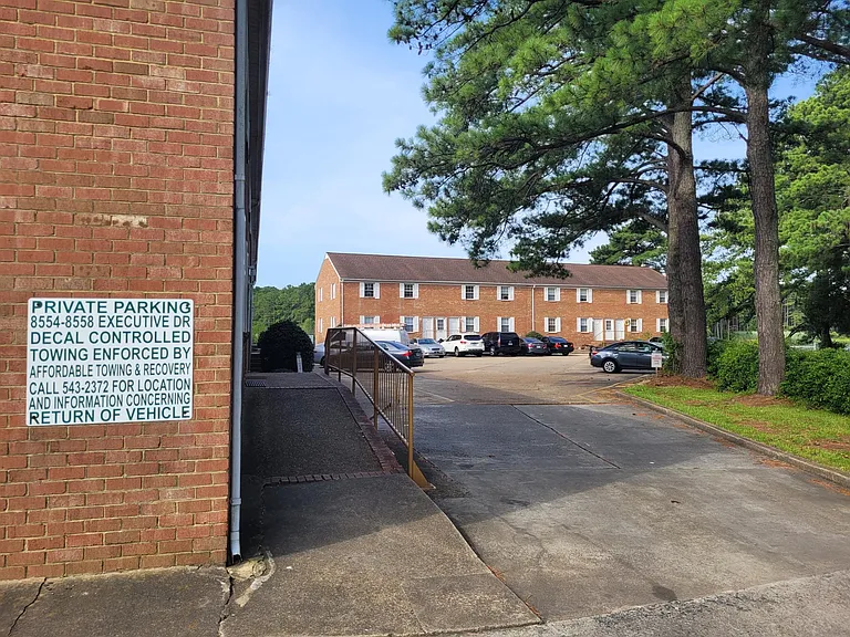 8554 Executive Dr — Photo 8
