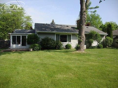 4th image of 3411 Hawthorne Dr