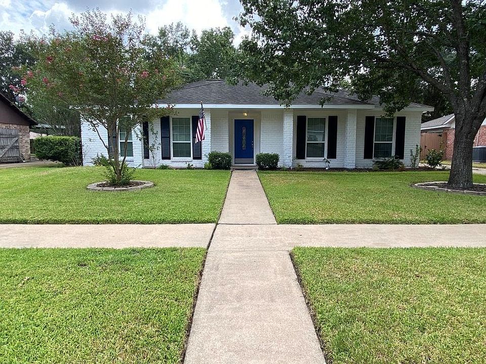 1st image of 22827 Hockaday Dr