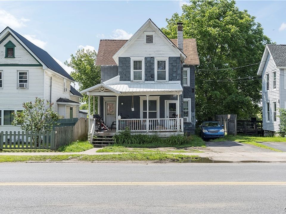 1st image of 689 Leray St