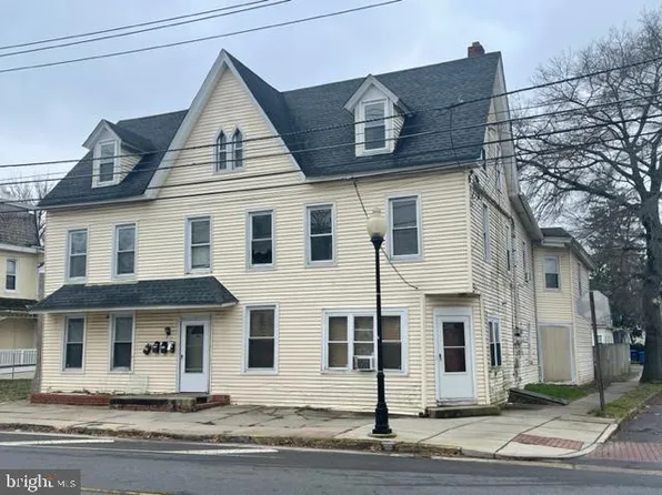 18 Pine St, Mount Holly, NJ 08060