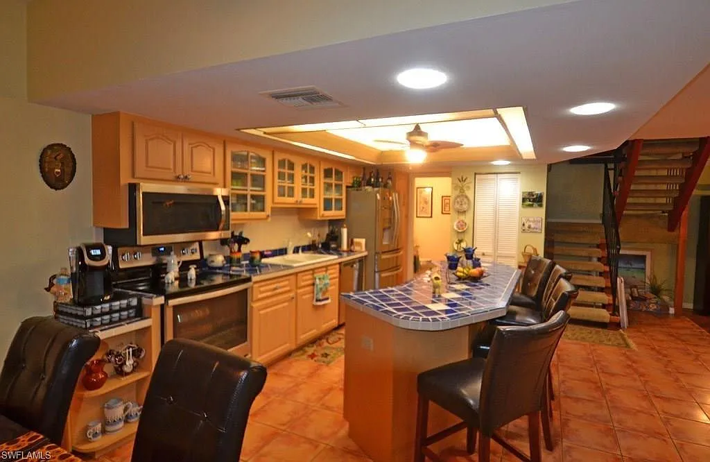 2 bed, 2.5 bath, 1528 sqft, $3,800 — Photo 3