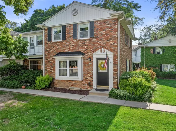 5065 West Colonial COURT, Greenfield, WI 53220