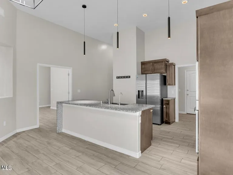 13729 Vista Lagos Ave — Photo 22