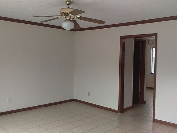 4th image of 3077 Parkside Ct