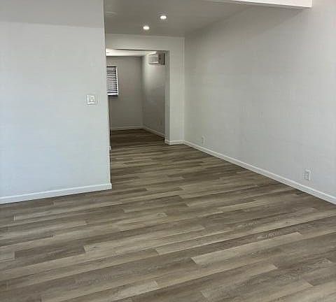 3rd image of 5640 E 35th St