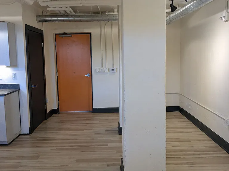 210 East St — Photo 9