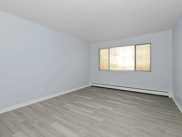 2040 W 111th St — Photo 12