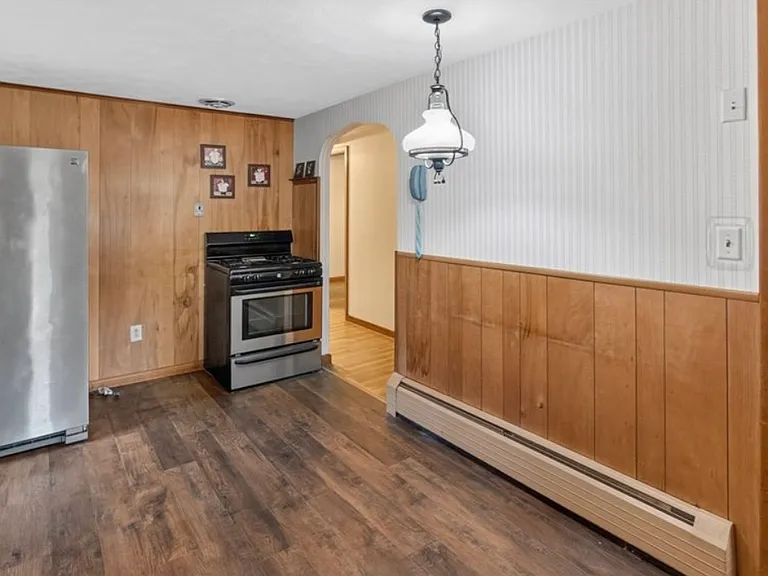 23 Thompson St — Photo 8
