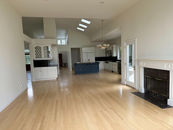 3rd image of 21423 Saratoga Hills Rd