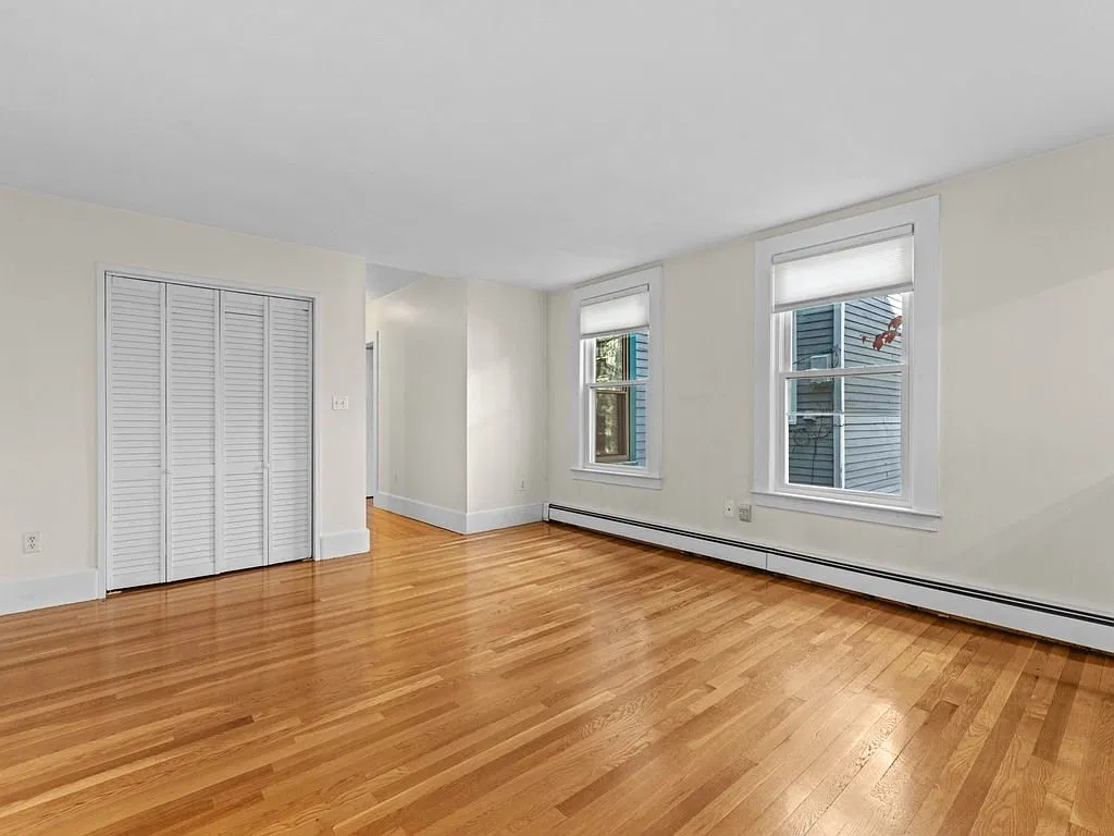 2 bed, 1.0 bath, 954 sqft, $4,000 — Photo 2